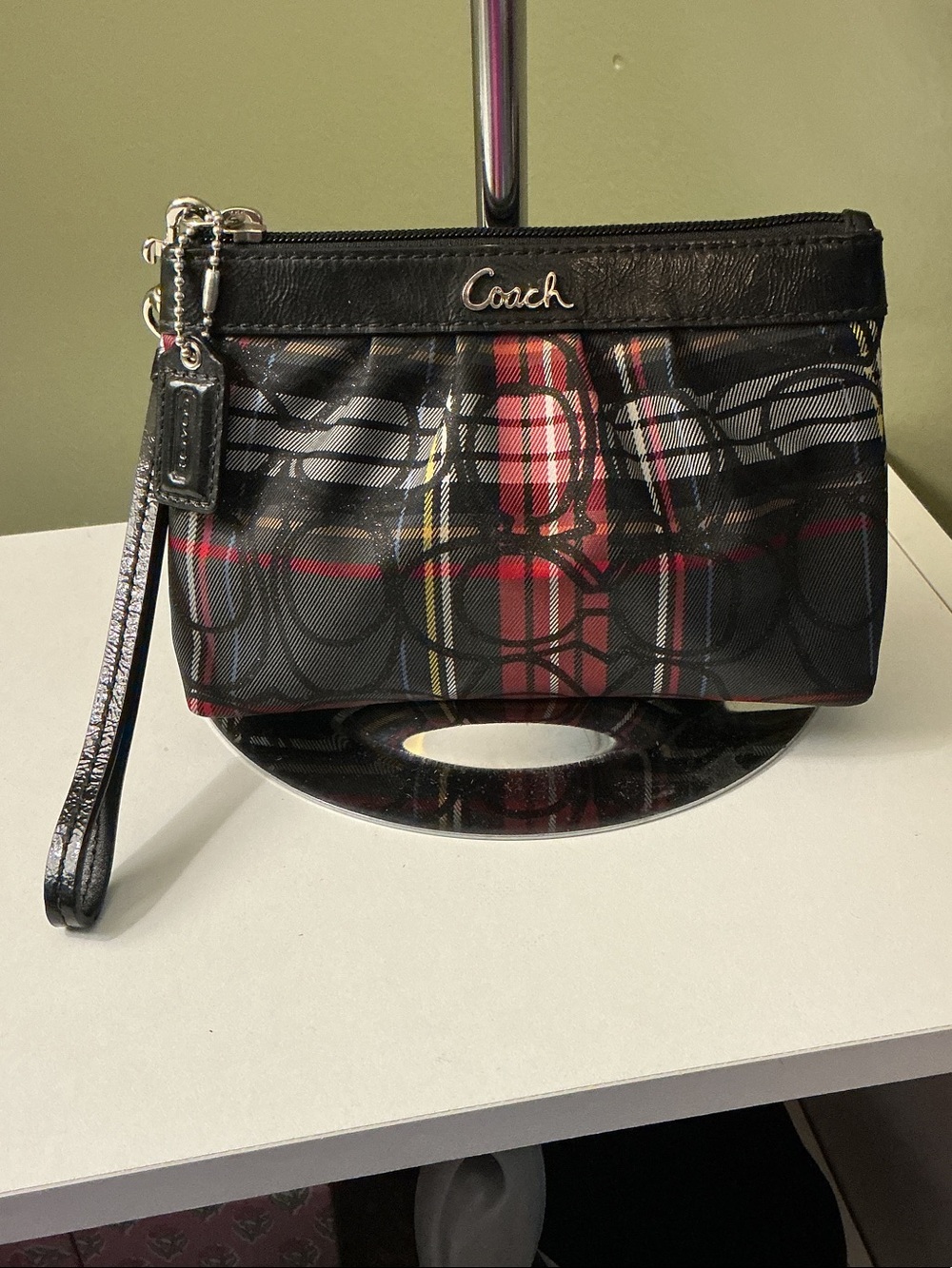 Coach Y2K Signature Poppy Tartan Plaid Wristlet Hangtag Early 2000’s Leather Tri